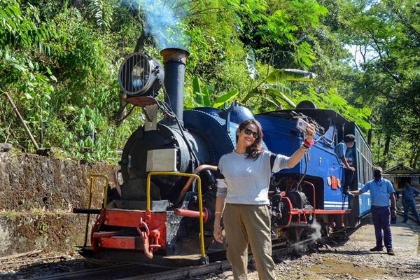 Darjeeling: A Cool Retreat from Summer Heat for Weary Travelers