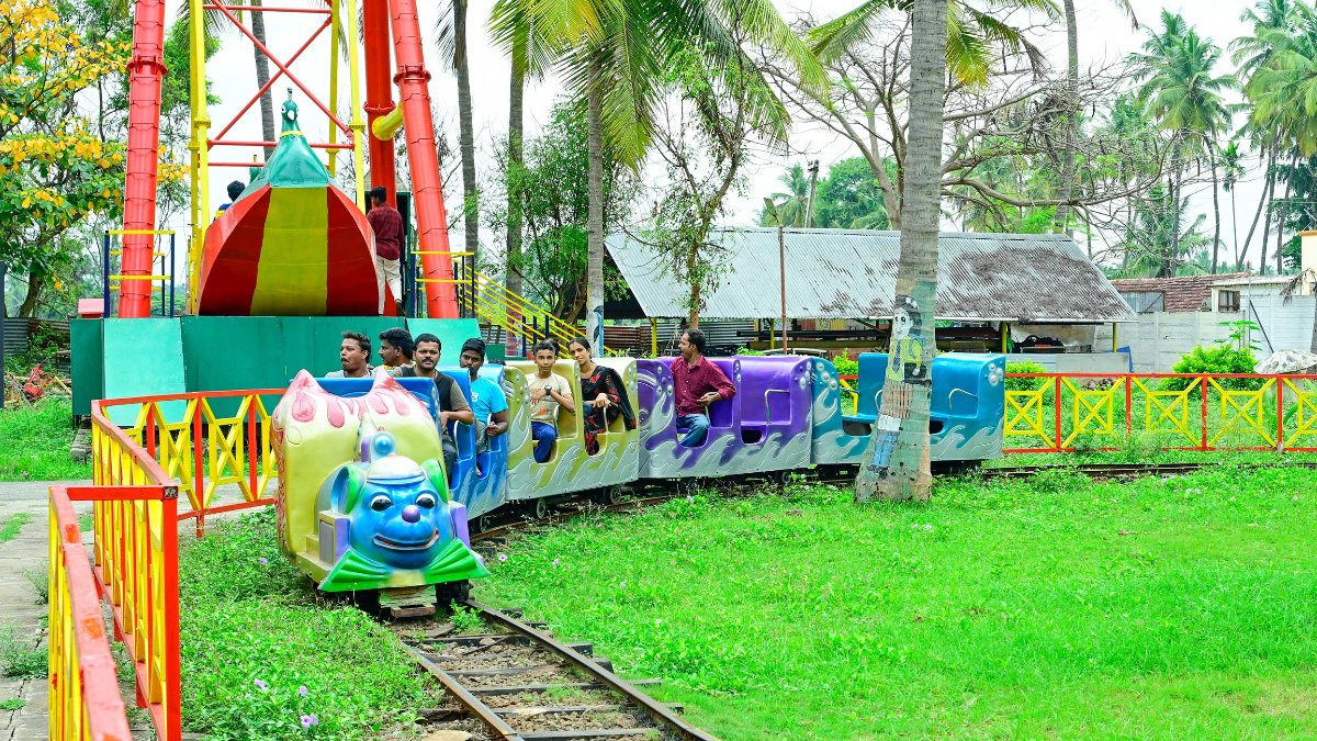 Kovai Kondattam  Entry Fee & Timings