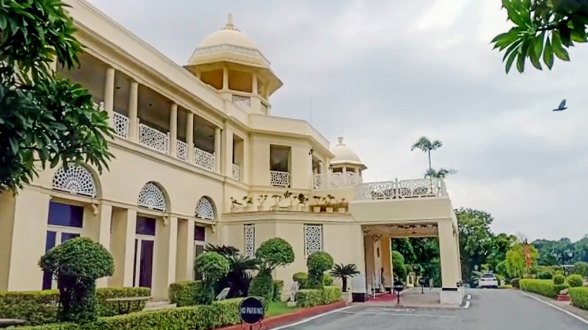 Laxmi Vilas Palace  Entry Fee & Timings