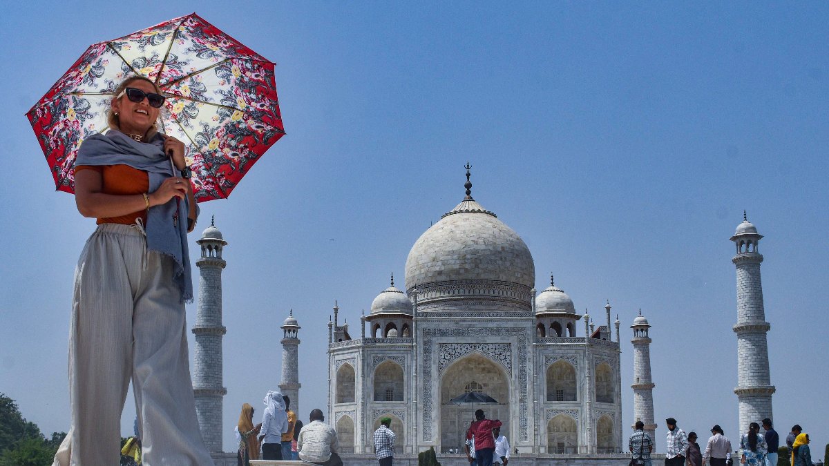 Taj Mahal  Entry Fee & Timings