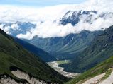 Travel to the Valley Town of Yumthang