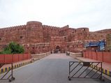  Mughal Stronghold: The Red Fort in Agra