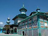 5 Famous Muslim Shrines Captured in Bollywood Movies