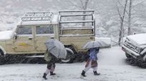 Heavy Snowfall Closes Jammu-Srinagar Highway, Disrupts Vaishno Devi Pilgrimage