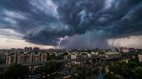 IMD Weather Alert: Sudden Thunderstorms and Gusty Winds to Disrupt Daily Life Across Delhi, Bengaluru, and Kerala
