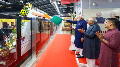 Gujarat Orders 34 New Metro Trains, Assigning 10 to Ahmedabad Phase II and 24 to Surat