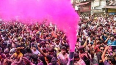 దేశంలో ఒక్కోచోట ఒక్కోలా రంగుల హోలీ జ‌రుపుతార‌ని మీకు తెలుసా?!