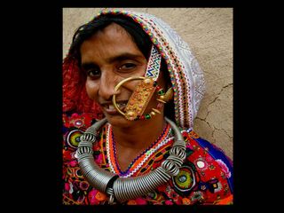 The Colourful Tribes India 000218 Pg