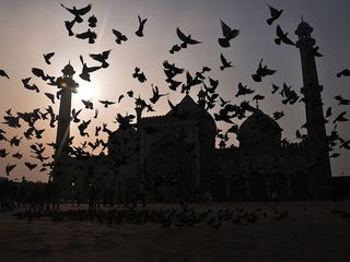 Jama Masjid The Great Mosque Of Delhi 000419 Pg