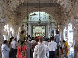 Babulnath Old Shiv Temple Mumbai Hindi
