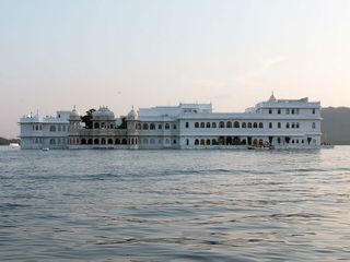Visit The Magical Lake Pichola Udaipur Fairytale Destination Hindi