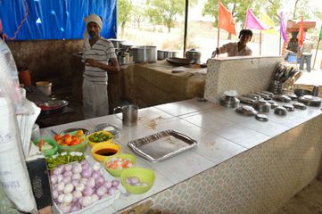 Best Highway Dhabas Of India For Your Roadtrips