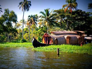 List Of Places Where You Can Enjoy The Houseboats In India