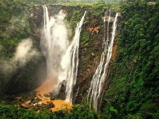 Tourist Spots In Karnataka That Feel Like Film Sets Sunflower Fields To Vineyards