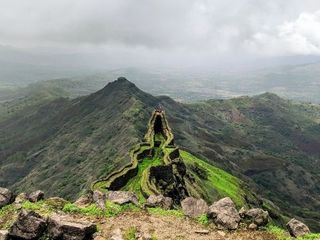 Best Places For Monsoon Treks In Maharashtra In Hindi