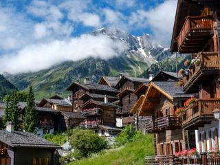 List Of Countries That Paying You To Stay There