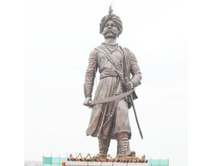 Kempegowda Statue In Heritage Park Bangalore Airport Know Height Cost And Other Details
