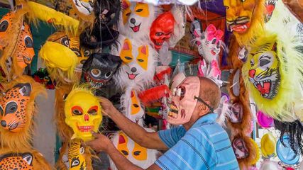 Celebrate Holi In Lucknow Know How Energetic Is Festival Here