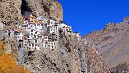 Phugtal Monastery In Ladakh Way To Reach Here Is The Most Dangerous Trekking