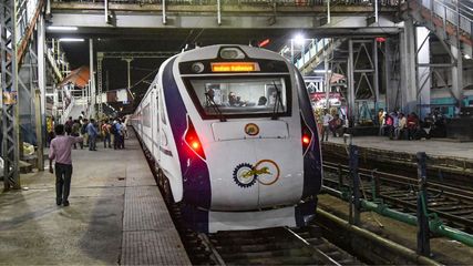 Vande Bharat Express Will Soon Run On Howrah Patna Route
