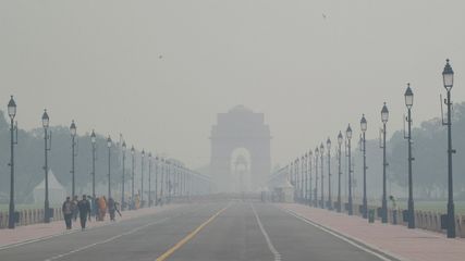Delhi Pollution Aqi Reached Worst Level On Diwali Night In 8 Years