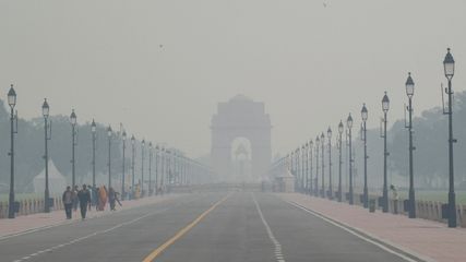 Delhi Air Pollution Aqi Reached 902 Experts Are Advising To Stay Away From These Areas