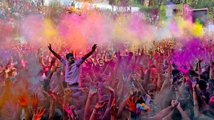 Himachal Pradesh Kinnaur Sangla This Year Celebrate Very Unique Holi In Mountains