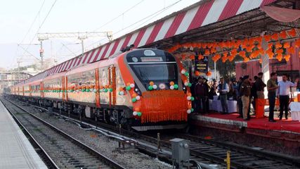 First Sleeper Coach Vande Bharat Express Will Run On Agra Gorakhpur Route Check Details