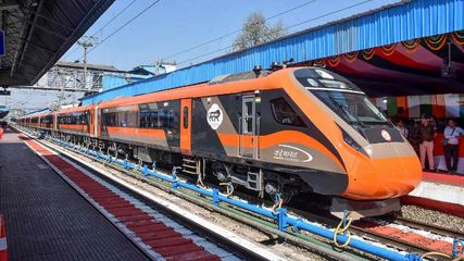 Vande Bharat Express Soon Start On Many Routes Including Bangalore Ernakulam And Bangalore Madurai