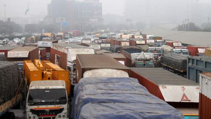 Pune Traffic Police Banned Entry Of Heavy Vehicles At 30 Locations Till 12th August See Full List