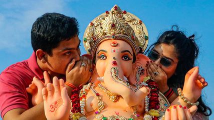 Ganesh Chaturthi Thane Titwala Siddhivinayak Mahaganpati Temple Built By Shakuntala