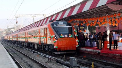 Pune Hubli And Nagpur Secunderabad Vande Bharat Express Know Timing And Route