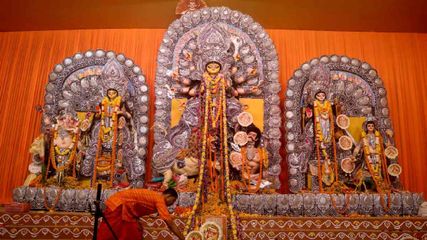 Navratri 2024 Famous Durga Puja Pandals Of Delhi Enjoy Delicious Dishes Offerings Here