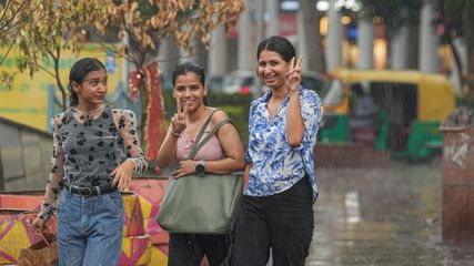 Bangalore Imd Issues Heavy Rain Warning For Next 5 Days Traffic Jam May Increase