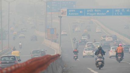 Delhi Pollution As Soon As Winter Started Air Getting Poisonous Firecrackers Are Completely Banned