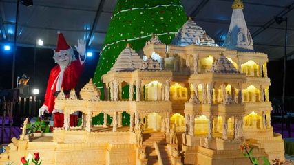 Bengaluru 50th Annual Cake Show See Ram Mandir Dinosaur World And More Last Date Entry Fee Timing