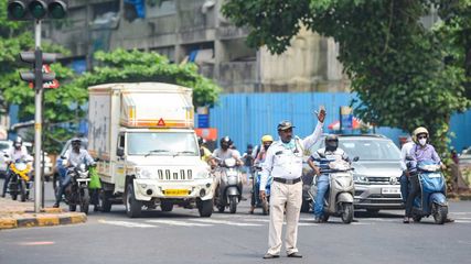 Vadodara Traffic Signals Switched Off For 3 Hours Every Day Know Why And Timing