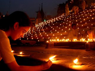 Dev Deepavali: Varanasi Lights up to Celebrations!