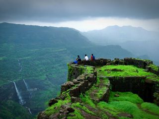 5 Best Trekking Places in Maharashtra