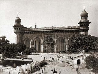 Travel Through Time – Hyderabad