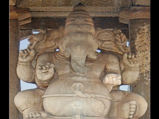 Sasivekalu Ganapati Temple - Ruins of Hampi - Attraction 1