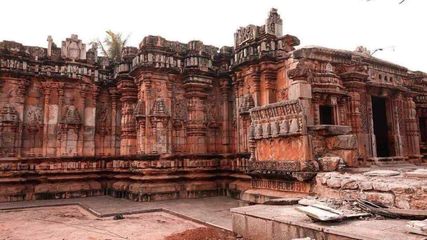 Apart from the crescent moon on his head, what about Chandramouleshwara in Hassan do you to know?