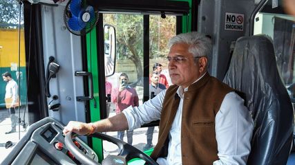 Delhi's Mohalla Bus Service Trial Kicks Off For Enhanced Local Connectivity