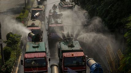 Delhi Experiences Increased Pollution Levels After Diwali Celebrations Despite Firecracker Ban