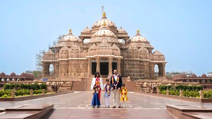JD Vance’s Family Visits Two Famous Indian Gems: Akshardham and Rambagh Palace