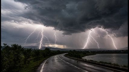 IMD Weather Alert: Thunderstorms and Lightning Risk Across Multiple States Today—Check Your Region