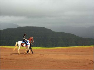 ಮಹಾರಾಷ್ಟ್ರದ ಮೈನವಿರೇಳಿಸುವ ಗಿರಿಧಾಮಗಳು