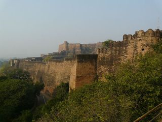 ಹಿಂದೂ ಕೋಟೆಗಳ ಕಂಠಿಹಾರದ ಸುಂದರ ಮುತ್ತು