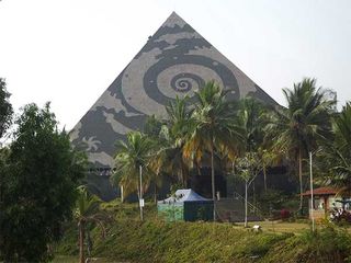 ಶ್! ಮಾತನಾಡಬಾರದು, ಧ್ಯಾನ ಮಾಡಿ...