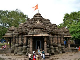 ಭಕ್ತನಿಗಾಗಿ ತನ್ನ ದಿಕ್ಕನ್ನೇ ಬದಲಾಯಿಸಿಕೊಂಡ ದೇವಾಲಯ : ಅಂಬರನಾಥ ದೇವಾಲಯ